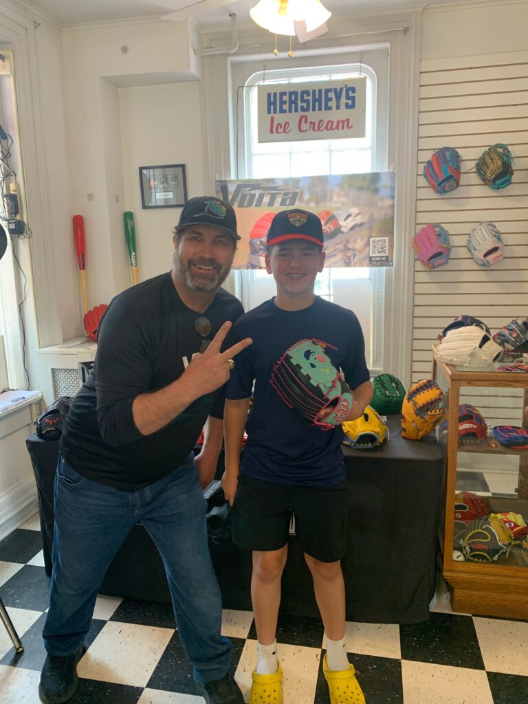 305FAC3A-FE71-4663-8642-458277D856DE