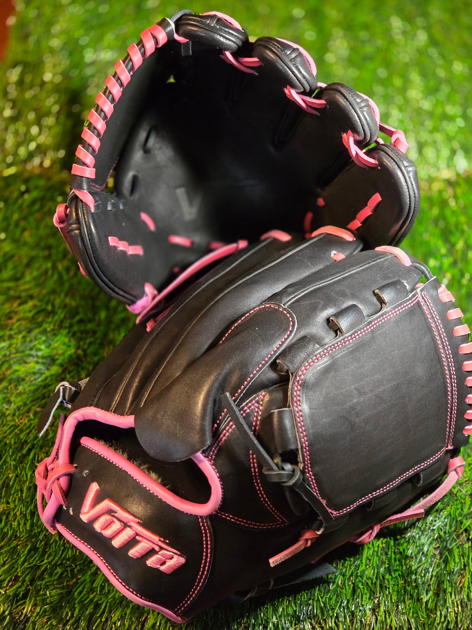 Black and Pink Infield Pitcher’s Glove - Image 4