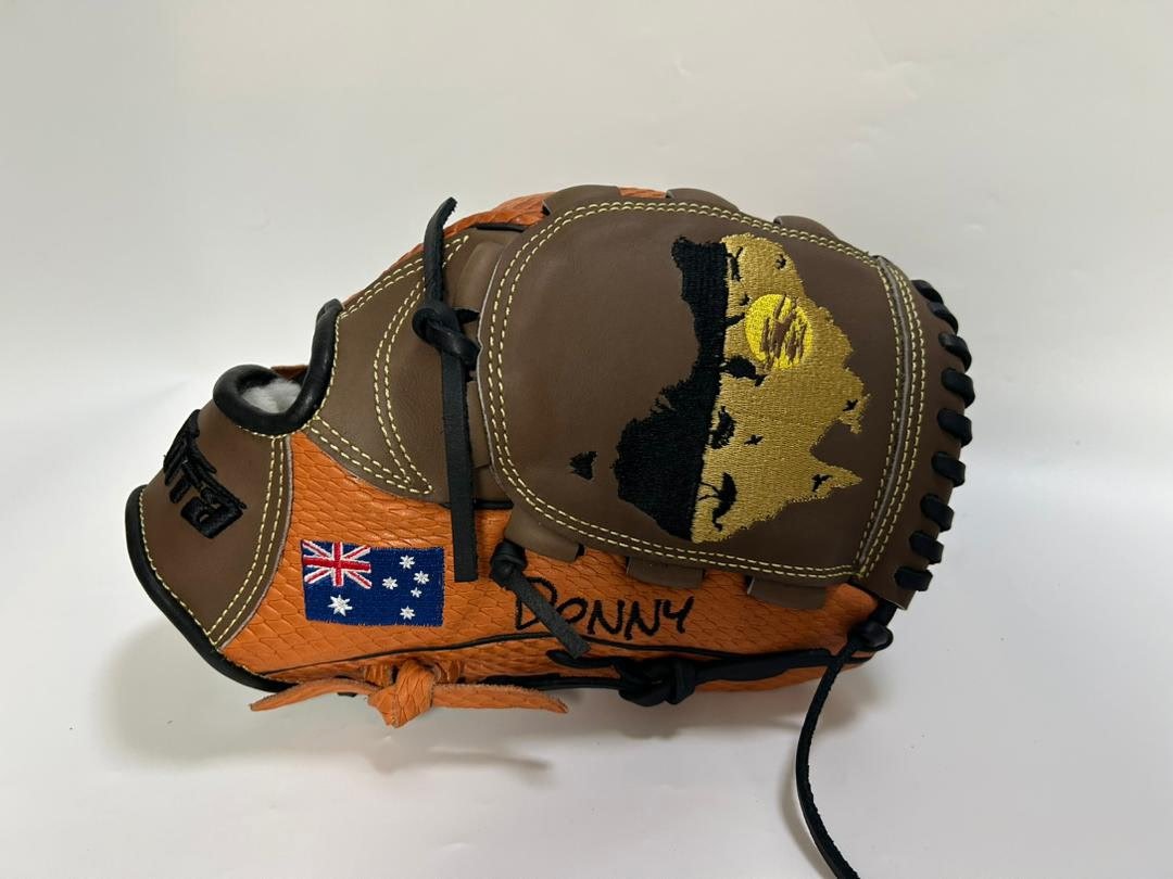 Glove